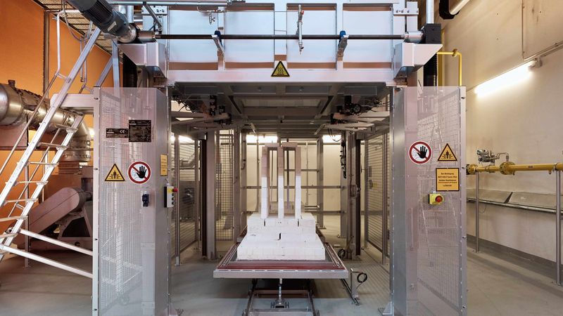 Firing ceramics with hydrogen in a Riedhammer high-temperature kiln